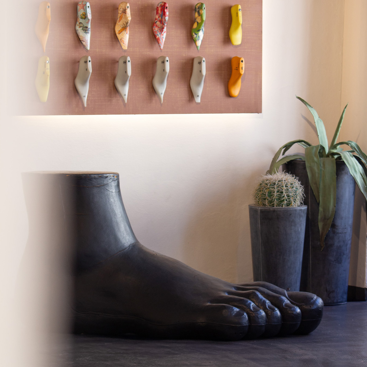 6Archimede dettagli scarpe dipinte